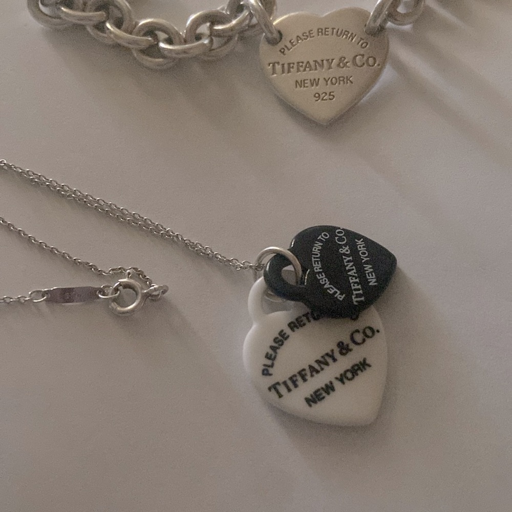 Tiffany & Co Black & White Bone Double Heart Necklace - Picture 7 of 9